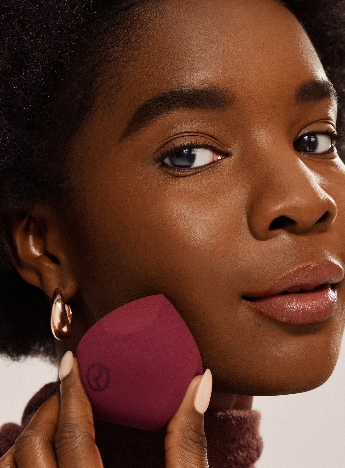 Soft Touch Makeup Blending Sponge - Image 5